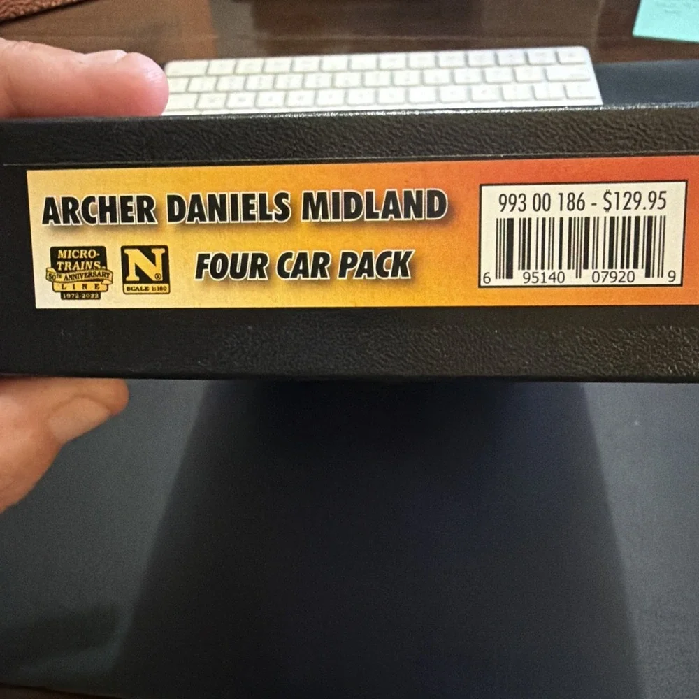 N Scale MTL 99300186 Archer Daniels Midland Set of 4 3-Bay Hoppers C57929